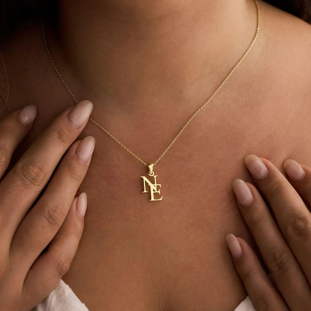 COLLIER INITIALES