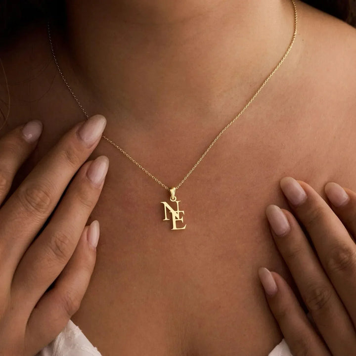 COLLIER INITIALES