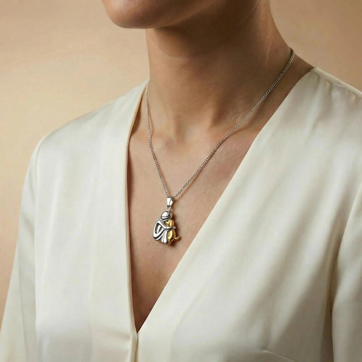 COLLIER ÉTREINTE D'AMOUR